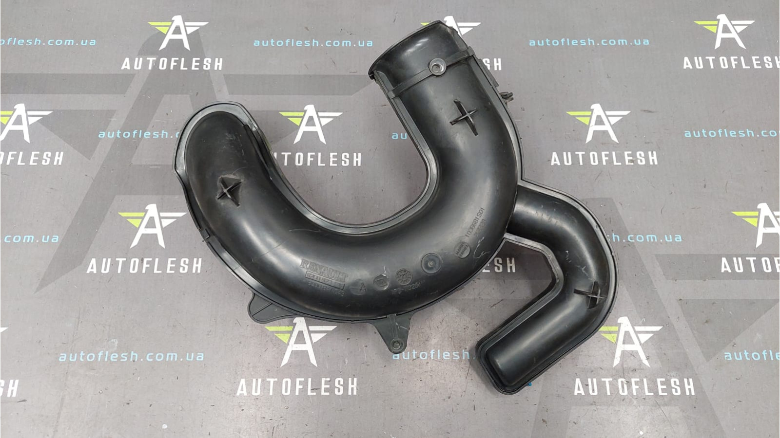 Патрубок воздушного фильтра 8200923128, H8200841043 Renault Fluence Megane 3 Scenic 3 бу Патрубок воздушного фильтра 8200923128, H8200841043 Renault Fluence Megane 3 Scenic 3 бу